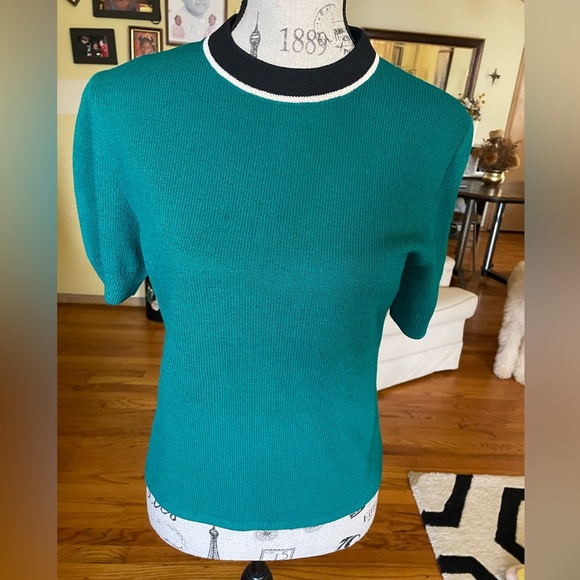 St. John Knit Short Sleeve Top - Picture 1 of 6